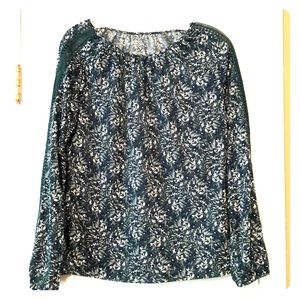 🔹3/$10🔹Floral long sleeve blouse